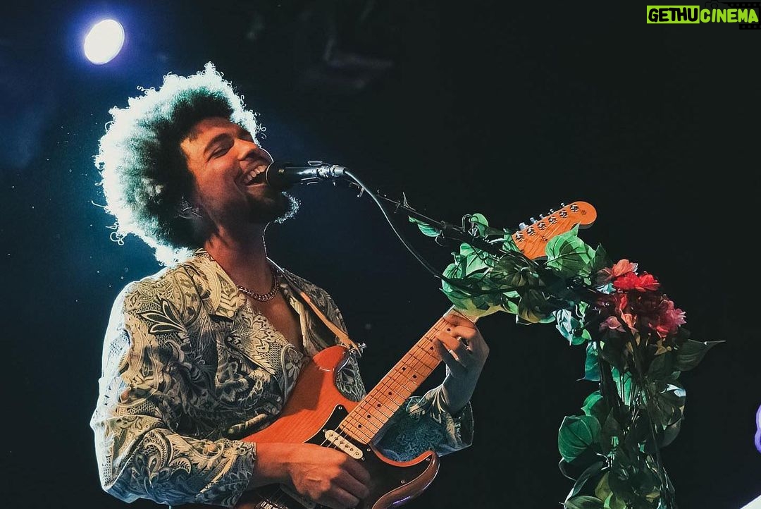 Devon Gilfillian Instagram - Damn, I feel like I blinked and the first leg of the Love You Anyway tour flashed before my eyes 🥹. It’s been insane seeing y’all come out to the shows, singing along, shaking your asses, and sharing your heart and soul with me. @ohhedead, I can’t thank y’all enough for opening these shows and keeping us inspired along the way. I’m also so grateful for my band and crew for busting their ass on barely any sleep. This touring life is no joke, and I couldn’t imagine doing it with anyone else. West Coast, you’re up next w/ @hannahwicklund. Get your tickets 💜 📸: @bosconcertphoto