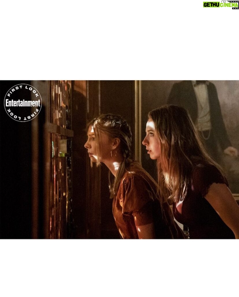 Devon Hales Instagram - IT’S VERY HARD TO KEEP A SECRET FOR 390 DAYS BUT I’D DO IT AGAIN. My favorite twins are finally here!!! 🥳👯‍♀️❤️✝️🍑🔫 Thank you @kathleenjordan @netflix @entertainmentweekly AUGUST 14 bbs