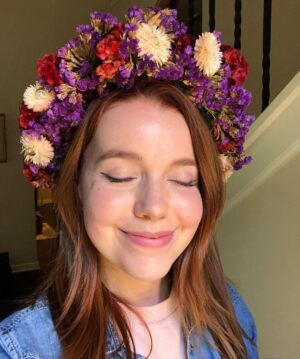 Devon Hales Instagram - 🙆‍♀️
