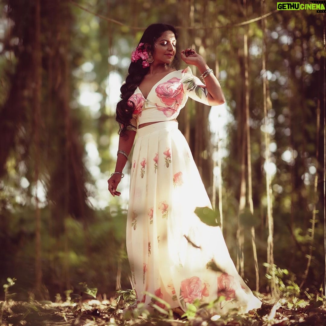 Dhanya Ananya Instagram - ഗുലാബ് | GULAB | குலாப் | गुलाब MUA: @alagne_signature Photo Credit: @artistic_expressionn Costume: @thapas_the_creative_tale Designer and stylist: @shilpashivdas Edit: @vishnu__photography___