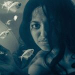Dhanya Ananya Instagram - Selfie 🧜‍♀️🐟 @dasaquariumqln ♥️ #aquarist #dasaquarium #fishlovers #water #aquarium #widowtetra #blue #life #peace #light DAS Aquarium