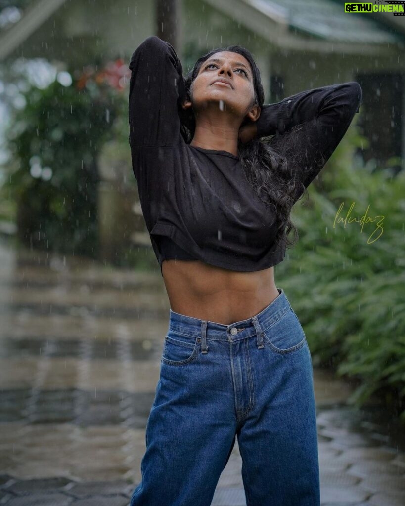 Dhanya Ananya Instagram - Keeping previous moments in mind #itsraining 🌧️ PC : @lalu_daz Behind this physical fitness I have a wonderful human who was constantly with me; @sanilkb_ I trust you and your process lot; and am keep on doing that ♥️ @powerhousefitnesscentre2020 💪 Waynad