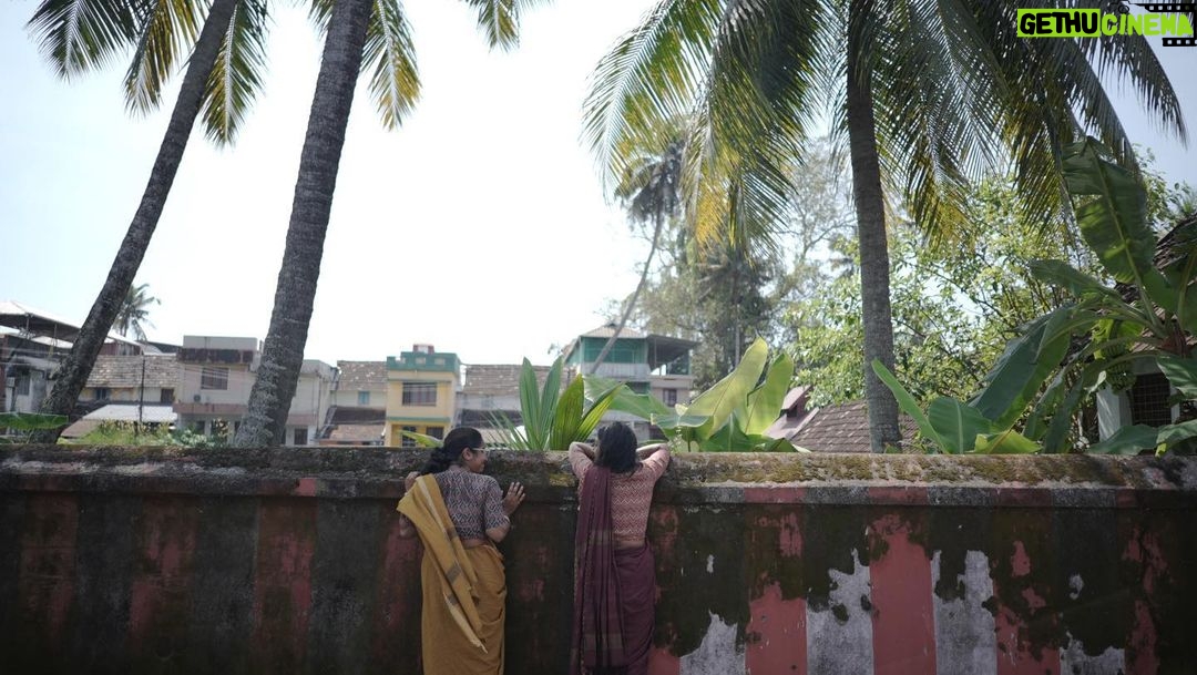 Dhanya Ananya - 1.9K Likes - I am my own muse!
Dop : @rahim_ibn_rasheed
inframe: @kanmaniii3 @shilpachandran__
location : mattanchery
#fridakahlo #sari #portraitphotography #streetphotography #tamil #mattancherry