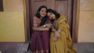 Dhanya Ananya Instagram - I am my own muse! Dop : @rahim_ibn_rasheed inframe: @kanmaniii3 @shilpachandran__ location : mattanchery #fridakahlo #sari #portraitphotography #streetphotography #tamil #mattancherry Mattancherry
