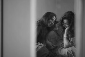 Dhanya Ananya Instagram - After rain🖤

dop: @rahim_ibn_rasheed 
inframe: @kanmaniii3 @shilpachandran__ 

#fortkochi #sariday #womenhood #feelingaesthetic