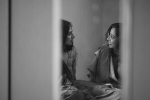 Dhanya Ananya Instagram - After rain🖤

dop: @rahim_ibn_rasheed 
inframe: @kanmaniii3 @shilpachandran__ 

#fortkochi #sariday #womenhood #feelingaesthetic