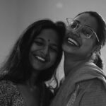 Dhanya Ananya Instagram - After rain🖤 dop: @rahim_ibn_rasheed inframe: @kanmaniii3 @shilpachandran__ #fortkochi #sariday #womenhood #feelingaesthetic Fort Kochi