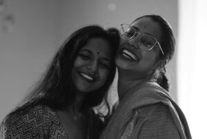 Dhanya Ananya Instagram - After rain🖤

dop: @rahim_ibn_rasheed 
inframe: @kanmaniii3 @shilpachandran__ 

#fortkochi #sariday #womenhood #feelingaesthetic