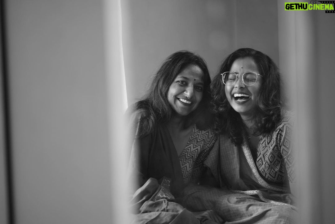 Dhanya Ananya - 1.3K Likes - After rain🖤
dop: @rahim_ibn_rasheed
inframe: @kanmaniii3 @shilpachandran__
#fortkochi #sariday #womenhood #feelingaesthetic