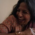 Dhanya Ananya Instagram - What‘s the colour of memory! Dop :@rahim_ibn_rasheed inframe : @kanmaniii3 @shilpachandran__ #thriftedfashion #sari #shootdiaries #photooftheday #memory #tamil #mattancherry #fortkochi #palaceroad Mattancherry