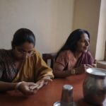 Dhanya Ananya Instagram - What‘s the colour of memory! Dop :@rahim_ibn_rasheed inframe : @kanmaniii3 @shilpachandran__ #thriftedfashion #sari #shootdiaries #photooftheday #memory #tamil #mattancherry #fortkochi #palaceroad Mattancherry