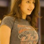 Dhvani Bhanushali Instagram - Hold on for hold on Will you ? 🙈