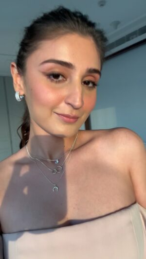 Dhvani Bhanushali Instagram - Happy valentines to me 💎