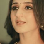 Dhvani Bhanushali Instagram - Sajna se kehdo mera haal Rehna mein rehna ode naal❤️