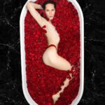 Di Mondo Instagram – 7:02pm <❣️>
“Roses are red, violets are blue, I’m in the tub waiting for you”
#HappyValentinesDay #Roses #Love #DiMondo
Tuesday February.14.2023
#NewYork
Pics: @adriannina
Edit: @_alisa_grabko_
@instagram New York, New York
