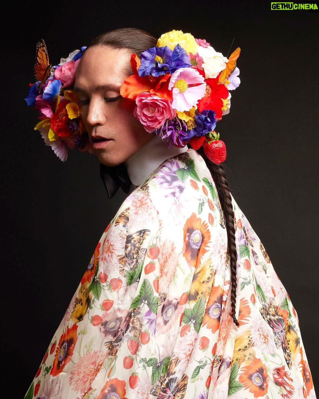 Di Mondo Instagram - 7pm “Always Spring @nybg / Siempre Primavera @nybg ” #Spring #Strawberry #Flowers #NYBG #DiMondo Thursday February.2.2023 #NewYork Headpiece: @ericjavits Cape: @guillermocouture Pics: @adriannina Edit: @_alisa_grabko_ @instagram New York Botanical Garden