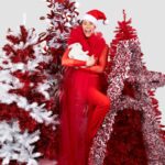 Di Mondo Instagram - 7:59pm “May your Christmas be Bright and may your heart be blessed with Love! / Que tu Navidad sea Luminoso y que tu corazón sea bendecido con Amor!” #MerryChristmas #Ruby #DiMondo Saturday December.24.2022 #SaintBarthélemy Photo: @_alisa_grabko_