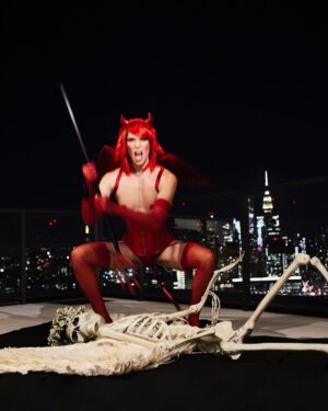 Di Mondo Instagram - 8:25 <devilicious>

“the good and the evil / el bien y el mal”

#HappyHalloween #Devil #Angel #DiMondo
Monday October.31.2022 #NewYork 
Photo: @adriannina 
Edit: @_alisa_grabko_ 
 
@instagram