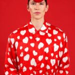 Di Mondo Instagram – 8:12am <Love me tender>

“Love is today and everyday / Amor es hoy y todos los días”

#HappyValentinesDay #LoveMeTender #Love #Heart #DiMondo
Tuesday February.14.2023
#NewYork
Headpiece: @ericjavits 
Outfit: @balenciaga 
Video: @e_stt 
@instagram
