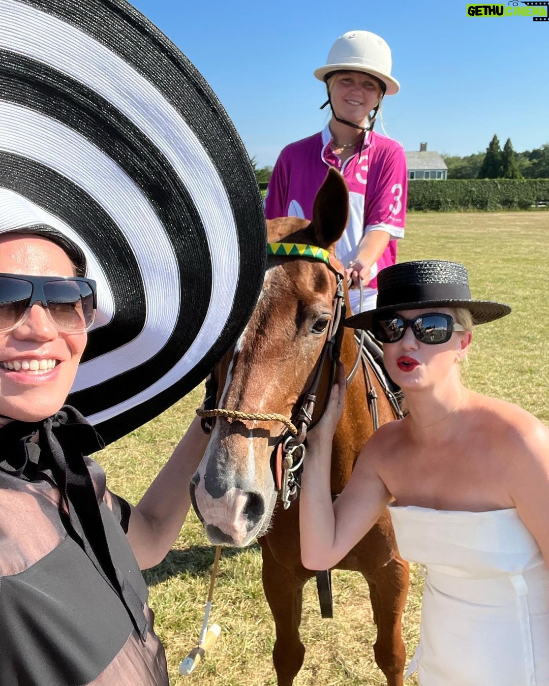 Di Mondo Instagram - 9:06pm “Thank you @maria_fishel and Kenneth for having me at the Polo Hamptons / Gracias @maria_fishel y Kenneth por tenerme en el Polo Hamptons“ #Polo #BlackAndWhite #PoloHamptons #EricJavits #DiMondo Saturday July.23.2022 #TheHamptons Hat: @ericjavits @instagram Bridgehampton, New York