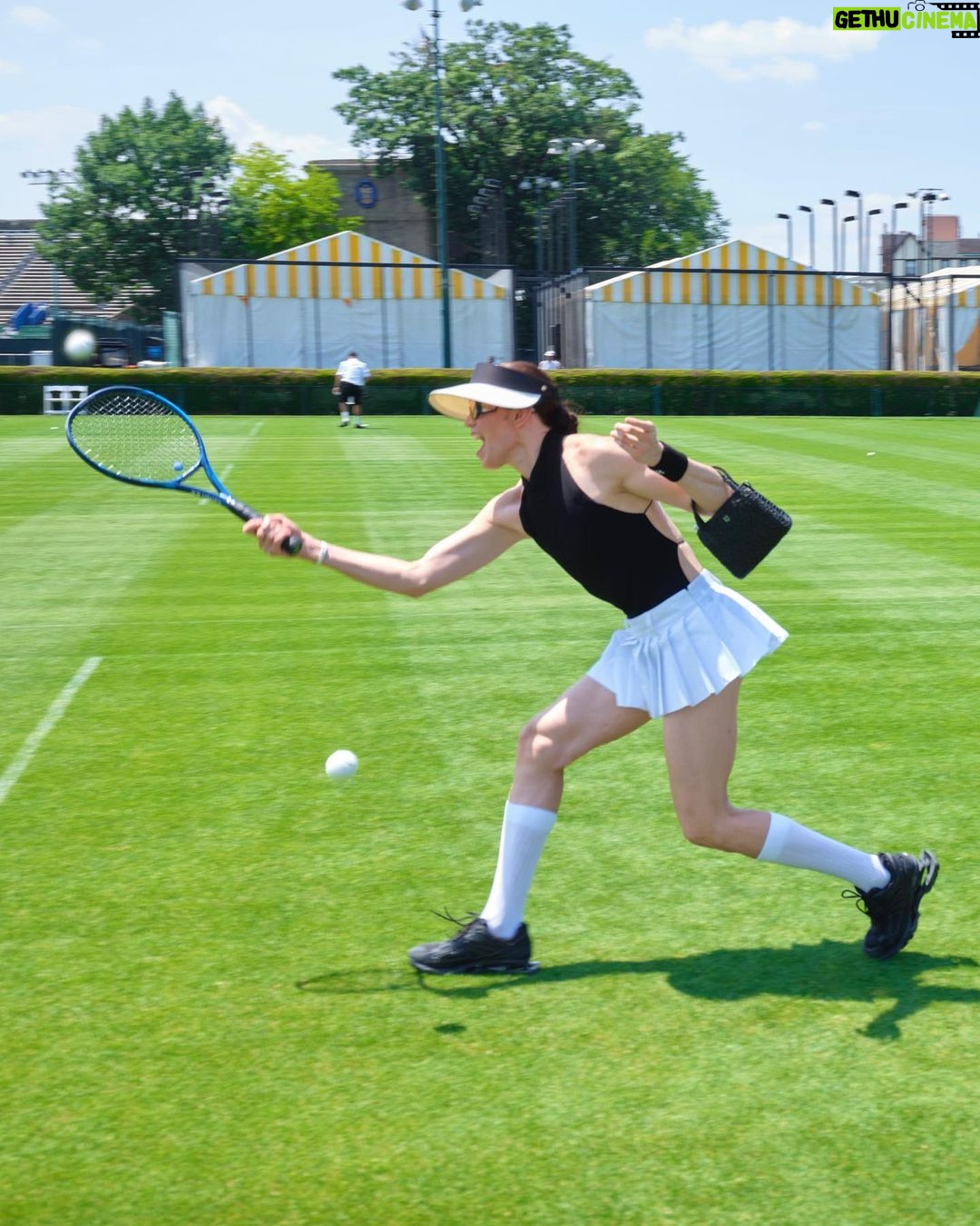 Di Mondo Instagram - 8:51pm “Let’s play tennis but make it fashion / Juguemos tennis pero hazlo fashion“ #MiuMiu #Tennis #DiMondo Tuesday July.19.2022 #NewYork Pics by: @myartcode Hat and Bag: @ericjavits Outfit: @miumiu @instagram West Side Tennis Club