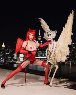 Di Mondo Instagram - 8:25 <devilicious>

“the good and the evil / el bien y el mal”

#HappyHalloween #Devil #Angel #DiMondo
Monday October.31.2022 #NewYork 
Photo: @adriannina 
Edit: @_alisa_grabko_ 
 
@instagram