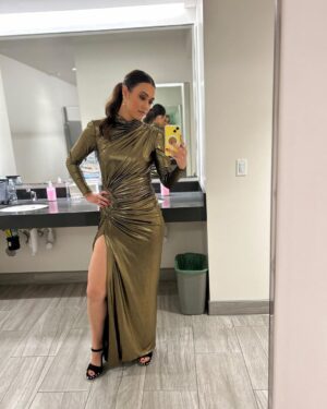 Dia Frampton Instagram - What a wild and beautiful night. I'm so grateful and honored to be a part of @blakeshelton ‘s very last show on @nbcthevoice ❤️ I can't believe it's been twelve years since I hit that stage. I was just 22 years old and scared shitless the entire time. Blake always made me feel safe and capable and hopeful. 12 years. Wow. Time really does fly.  So many memories came back to me when I walked on stage. Even the smell of the sound stage was so familiar. Like artificial rain and cold cement and fog machines. I weirdly love that smell. I feel like it'll be futile to try to express how much Blake means to me and how drastically he has changed my life... I honestly don't know where to start. I love Blake. His kindness, generosity, humor, empathy and talent have touched many people across the world. I'm so grateful to have shared the stage with him and to have spent time with him on the road. Love you, man! ❤️

Huge shoutout and thank you to: @thevoicewardrobe & @voiceglam @theadorable1 @hairbyregina for the fabulous hair, makeup and glam. 🥰🥰🥰