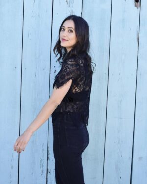 Dia Frampton Instagram - Moving from a small town to a big city can be challenging.

Luckily, I’ve been fortunate enough to cultivate my own little community.  So grateful for the wonderful friends & mentors in my life.  Invest your time in people who lift you up, and learn to do the same for them.

📷 @letticiabissondut
