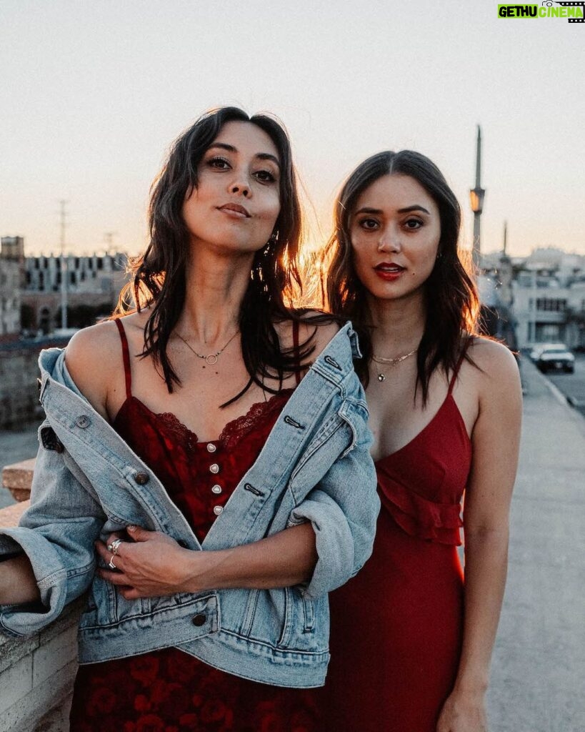 Dia Frampton Instagram - My big sis is a bad ass. That’s all.