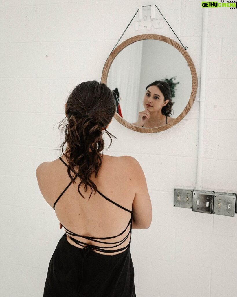 Dia Frampton Instagram - Who’s already feeling that “be productive” voice screaming in their ear as we go into 2022? I’m trying to find more balance in my life. Work is important, but so is love, friendship, family, exercise, alone time, artist dates, and sleep. Be kind to yourself. Go at your own pace. 📷 @megframpton