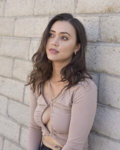 Dia Frampton Instagram - Nashville bound! ❤️❤️❤️ Literally, just going for @five_daughters_bakery 🤤🤤🤤 #christmasinmarch #christmasmovie 📷 @letticiabissondut