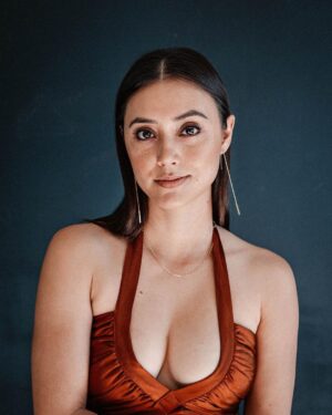 Dia Frampton Instagram - You can’t keep doing the same thing and expect a different outcome.  This year will be the year of change.  Approaching dreams, relationships, and inner growth from different angles.  Holding my mental and emotional health at the same standard as my physical health.  Listening more, and talking less. ❤️🕊❤️🕊

📸 @megframpton