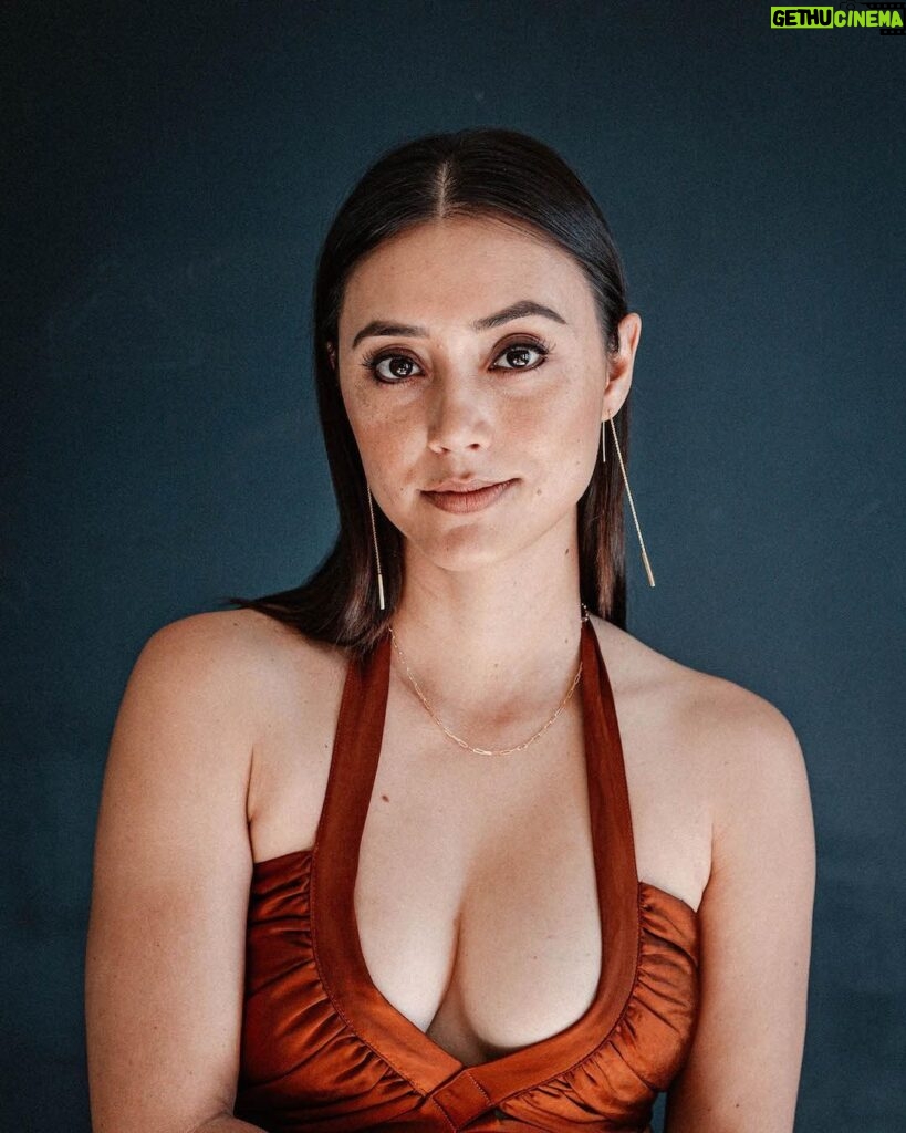 Dia Frampton Instagram - You can’t keep doing the same thing and expect a different outcome. This year will be the year of change. Approaching dreams, relationships, and inner growth from different angles. Holding my mental and emotional health at the same standard as my physical health. Listening more, and talking less. ❤️🕊❤️🕊 📸 @megframpton