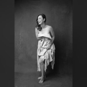 Dia Frampton Instagram - Black & White with @dq_fotography 

💄💇🏽‍♀️ @makeupbyjanelyn