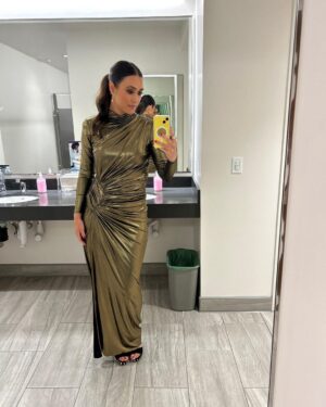 Dia Frampton Instagram - What a wild and beautiful night. I'm so grateful and honored to be a part of @blakeshelton ‘s very last show on @nbcthevoice ❤️ I can't believe it's been twelve years since I hit that stage. I was just 22 years old and scared shitless the entire time. Blake always made me feel safe and capable and hopeful. 12 years. Wow. Time really does fly.  So many memories came back to me when I walked on stage. Even the smell of the sound stage was so familiar. Like artificial rain and cold cement and fog machines. I weirdly love that smell. I feel like it'll be futile to try to express how much Blake means to me and how drastically he has changed my life... I honestly don't know where to start. I love Blake. His kindness, generosity, humor, empathy and talent have touched many people across the world. I'm so grateful to have shared the stage with him and to have spent time with him on the road. Love you, man! ❤️

Huge shoutout and thank you to: @thevoicewardrobe & @voiceglam @theadorable1 @hairbyregina for the fabulous hair, makeup and glam. 🥰🥰🥰