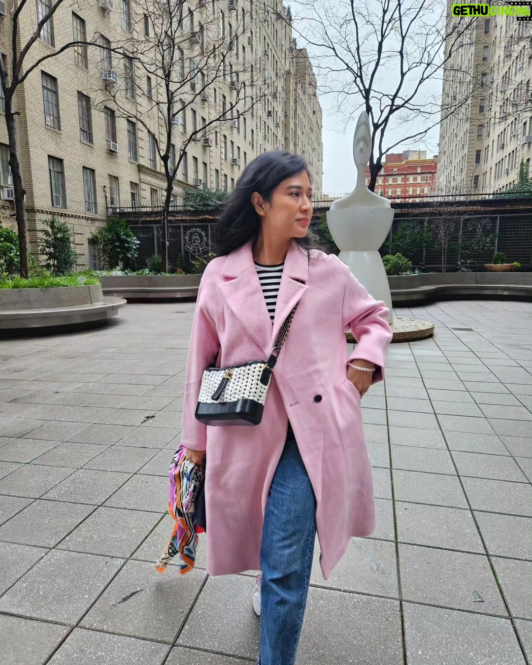 Dian Sastrowardoyo Instagram - Feeling extra pink today