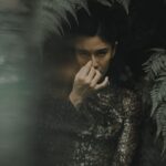 Dian Sastrowardoyo Instagram - Driven by a shared inspiration of Jeng Yah’s charismatic figure and compelling narrative from the critically acclaimed ‘Gadis Kretek’ series, costume designer @hagaipakan and @therealdisastr, who portrayed the role of Dasiyah, aspire to craft a response, channeling their gratitude and acknowledging the appreciation through this latest edition of SAPTOJO editorial. Read the full article via link in bio. Dian Sastrowardoyo wears a custom Kebaya Janggan embroidered with lurex and velvet, paired with double-waisted Amba pants, both in in Agro Dolce colorway. Photographer: @bramsky.bramsky Fashion Stylist: @hagaipakan Makeup Artist: @ryanogilvy Hair Stylist: @iwanetaufik_hair Location: @thedharmawangsa #SAPTOJOHeritage #SAPTOJOBerkain #SAPTOJOEditorial