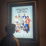 Dian Sastrowardoyo Instagram - Congratulations @yndlaurens omg 😍😍 love love love the film!! Cerdas!!! Pengen bisa bikin film se witty ini!! Gila si lo. Semiotik berulang full circle. Baik secara bahasa visual sama script. Parodi dari parodinya hidup. Kaya lagi liat refleksi cermin yang saling berhadapan, ga kelar kelar ada frame lagi. And you slay the comedy part, with intelect. Bravo tingkat dewa. @nirinazubir_ sis, you slaaayyy the level of control and the amount of layers you build for Hana character. Top notch girl friend! So proud of your performance in this one. @ringgoagus selalu natural, there's a beauty in every delivery yg mengalir begitu saja tanpa pretensi apa pun. @dionwiyoko lo gila si dpt bgt. @sheiladaisha elllluuuuuuuuu gw demen bgt di sini. @alexabbad Parah si lo.. @abduladul Lo juga scene stealer @julstelle It's great to see you back on screen babe! Congrats to all the cast and crew @ernestprakasa kudos for this one @jatuhcintasepertidifilm