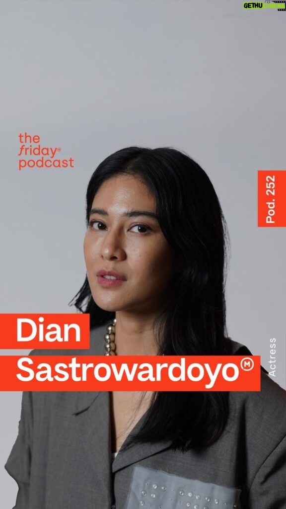 Dian Sastrowardoyo Instagram - In today’s episode of The Friday Podcast, Dian Sastrowardoyo talks about a blank canvas, studying abroad, and the next stage of her career. Spoiler Alert: This podcast includes some spoilers of “Gadis Kretek” series. A woman who serves as an inspiration to many with her talent in various fields, one of which is acting. Often regarded as detailed, passionate, and professional in her work, @therealdisastr successfully portrayed the iconic role of ‘Jeng Yah’ in the series ‘Gadis Kretek,’ capturing attention and becoming a topic of conversation not just in Indonesia but also in Korea. If you haven’t watched the series yet, be cautious of spoilers, as the discussion also delves into the dedication and collaborative learning journey that she and her entire team poured into the series. Have you seen the series, what do you guys think? Watch it now on @netflixid You can watch and listen to our new episode to join the conversation on Makna Talks YouTube and Spotify! #TheFridayPodcast #MaknaTalks