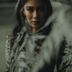 Dian Sastrowardoyo Instagram - Driven by a shared inspiration of Jeng Yah’s charismatic figure and compelling narrative from the critically acclaimed ‘Gadis Kretek’ series, costume designer @hagaipakan and @therealdisastr, who portrayed the role of Dasiyah, aspire to craft a response, channeling their gratitude and acknowledging the appreciation through this latest edition of SAPTOJO editorial. Read the full article via link in bio. Dian Sastrowardoyo wears a custom Kebaya Janggan embroidered with lurex and velvet, paired with double-waisted Amba pants, both in in Agro Dolce colorway. Photographer: @bramsky.bramsky Fashion Stylist: @hagaipakan Makeup Artist: @ryanogilvy Hair Stylist: @iwanetaufik_hair Location: @thedharmawangsa #SAPTOJOHeritage #SAPTOJOBerkain #SAPTOJOEditorial