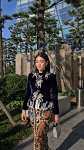 Dian Sastrowardoyo Instagram - Dasiyah's charm but make it Jimmy Hendrix's vibe 😎 #gadiskreteknetflix #gadiskretekinbiff2023 #BusanInternationalFilmFestival2023