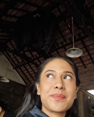 Dian Sastrowardoyo Instagram - Berbagai make up and look Dasiyah. Kudos to @asambudiono @lisaicamakeup @hagaipakan @saostomaat @akibaryou and team.