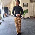 Dian Sastrowardoyo Instagram - Berbagai make up and look Dasiyah. Kudos to @asambudiono @lisaicamakeup @hagaipakan @saostomaat @akibaryou and team.