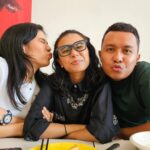 Dian Sastrowardoyo Instagram - 3 serangkai siang ini.