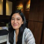 Dian Sastrowardoyo Instagram - kemaren aku ikutan broadcast channelnya @mrsayudewi , seru banget jadi pengen buat juga. Bagusnya nama broadcast channelnya apa? comment below 💙