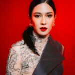 Dian Sastrowardoyo Instagram - Ratu Adil is here. Wearing @hiantjen Make up by @maharani_nilla_makeup Hair by @ichanaahair Styled by @hagaipakan Photographed by @armanfebryan