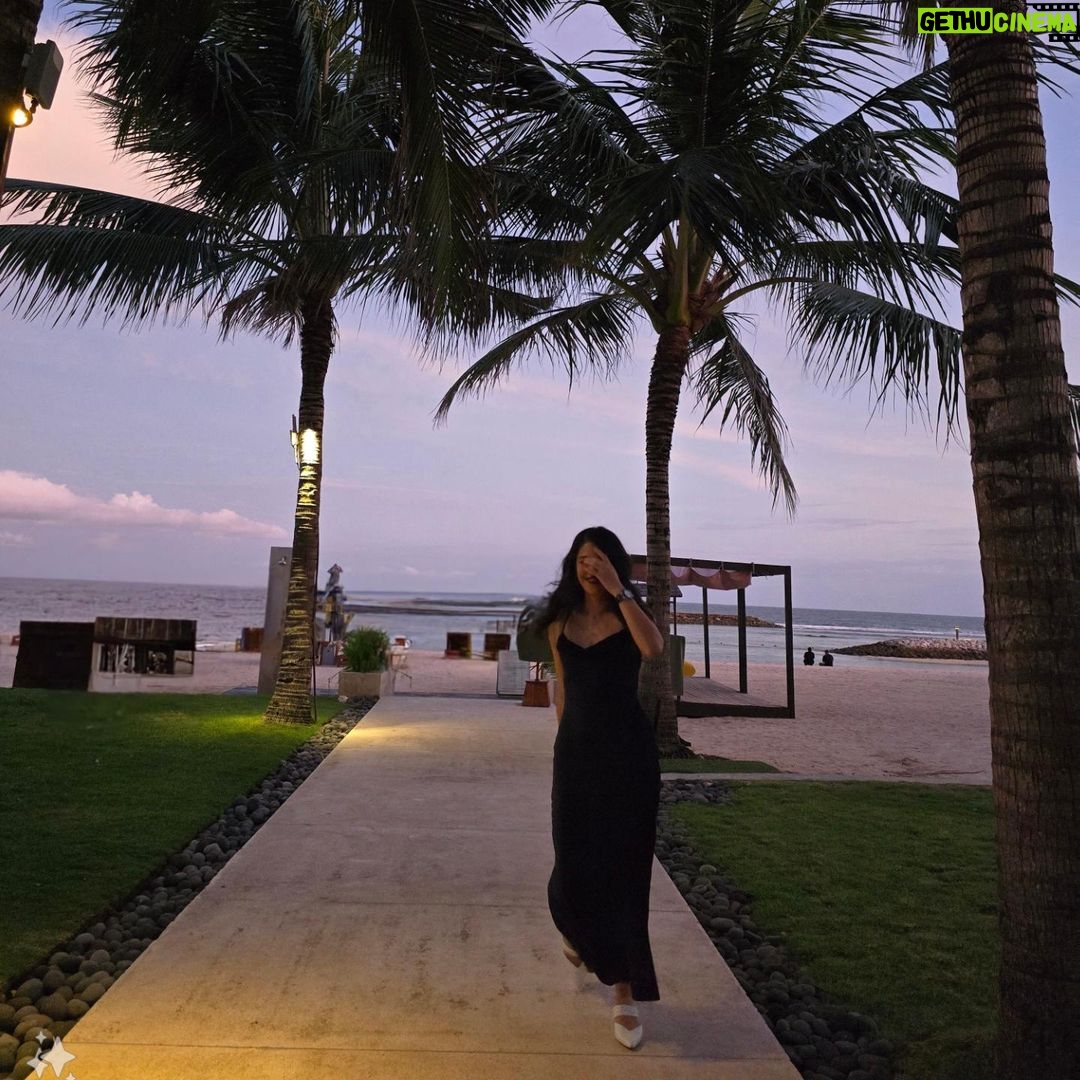 Dian Sastrowardoyo Instagram - Had my chance to let my hair down in this #DoveBaliHaircation trip. Thank you @dove.indonesia