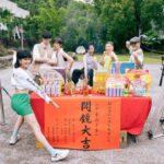 Diane Lin Instagram - 《小菁與言言》充實了我的2023夏，如果拉遠一點來看，也確實充實了我的人生。 因為每天都被小菁笑到哭，所以沒運動還可以保持腹肌；而後來腹肌消失是因為每天便當都吃很乾淨。 圖三是還未到齊的編劇群，我也在裡面，並不是亂入，是真的有寫一集唷😉自編自演的感覺只能說妙妙妙！ 好多可以說，就先不說了，不然沒完沒了了，之後再說。 請期待 #小菁與言言 @jingandyen.official