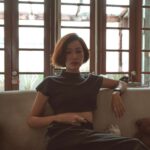 Diane Lin Instagram - 肚子餓的時候都會不小心狼吞虎嚥，接著再因為胃痛跟沒有品嘗到食物細微的滋味而懊悔，然後提醒自己：「下次要慢慢吃喔！」 不意外的是，下次肚子餓的時候還是會步入一樣的循環中，只能說改掉壞習慣真滴難，比登天還難。 假如無法改掉壞習慣，那可以學會不後悔過去的自己做過的任何決定嗎？包括每次肚子餓都選擇要狼吞虎嚥。 長大之後才知道，人生有太多事比數學難多了。早知如此，我會更努力算數學。