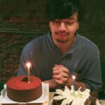 Diane Lin Instagram - 40歲絕對值得擁有兩個蛋糕吧！ 圖二：「哎唷，時間過得真快，一下就40了。」 圖三不符合人體工學🙂 生日快樂❤️ #年復一年